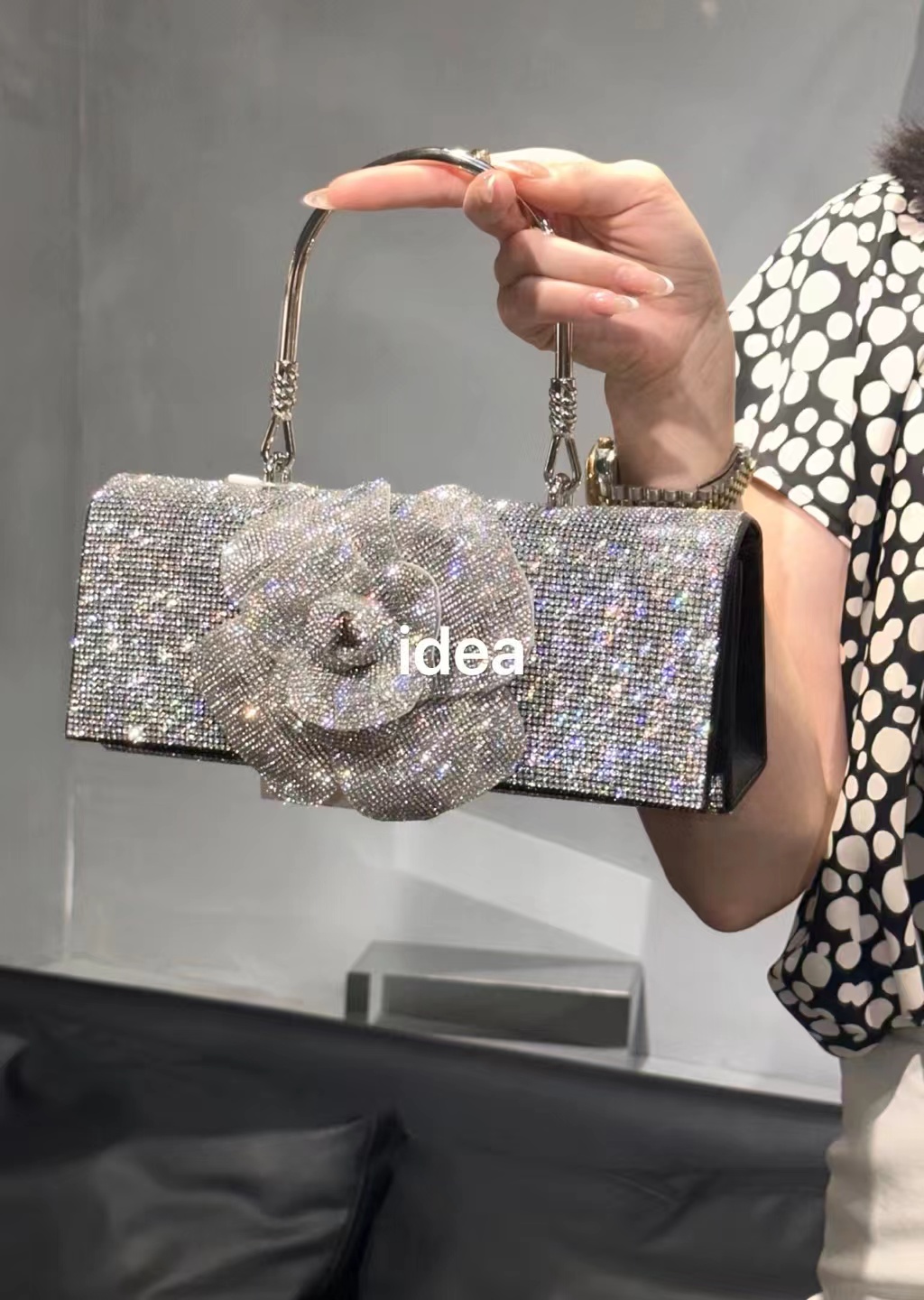 Glitter Diamond Floral Square  - Luxury Bags Reseller ulasan dan harga