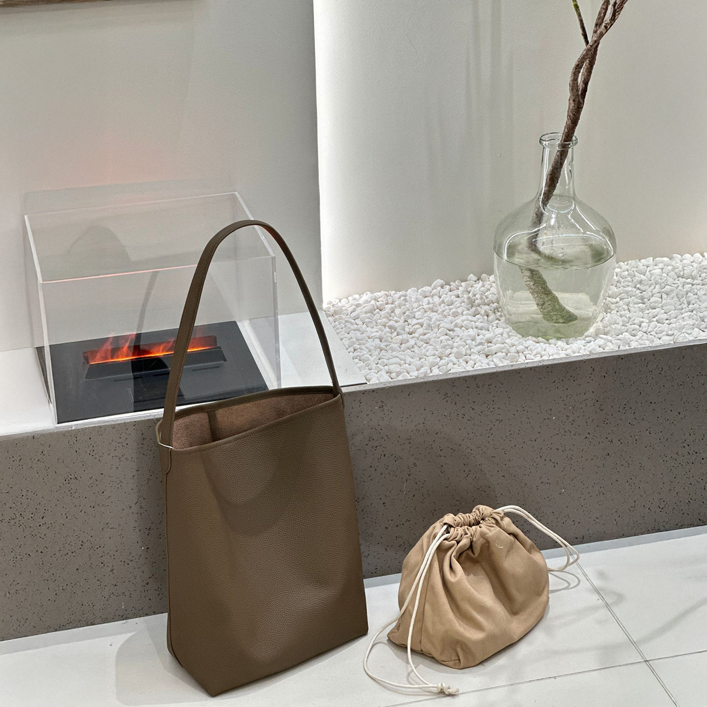 MENDY Bucket Bag Large Women's - Luxury Bags Sale ulasan dan harga